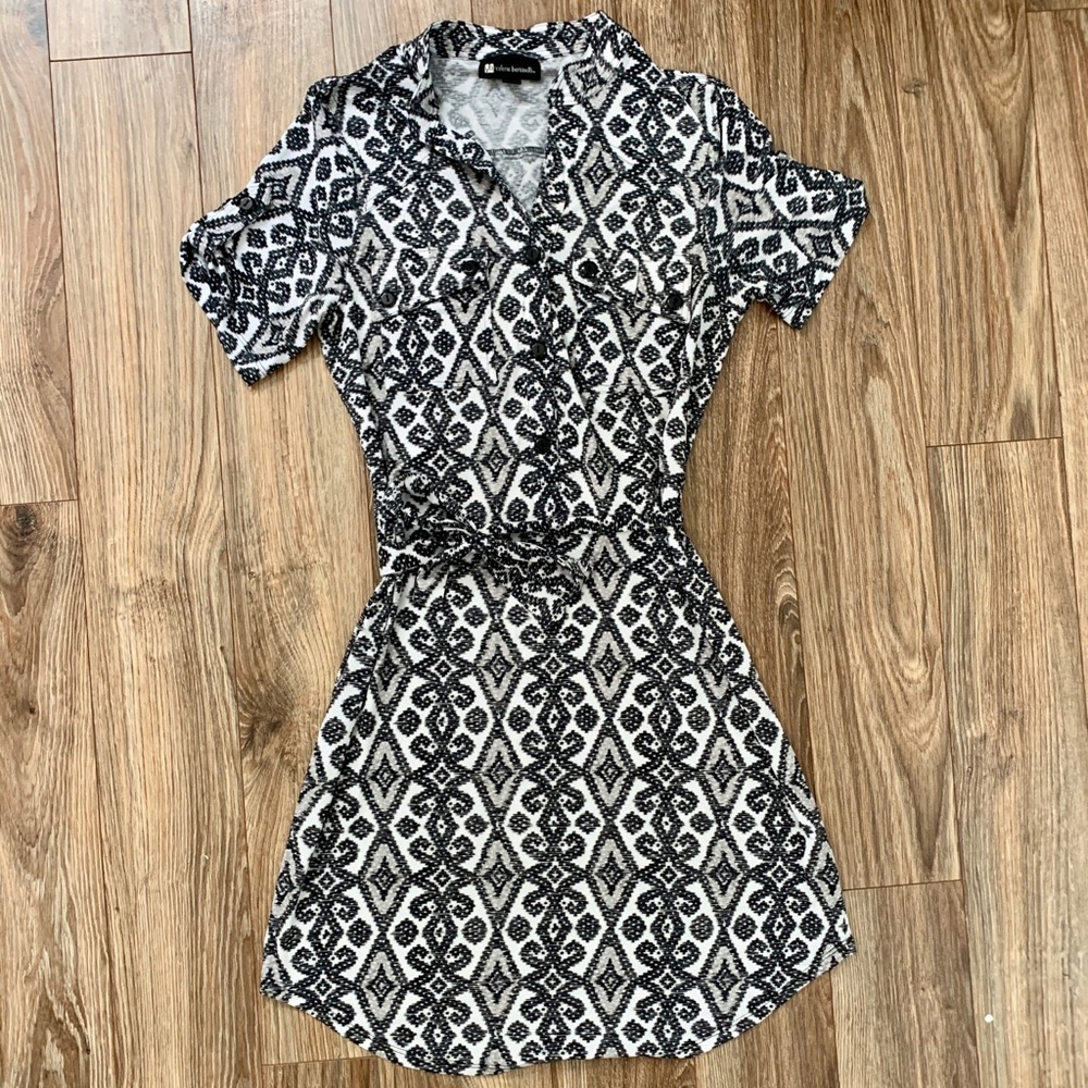 Valerie Bertinelli Wrap Dress 🌿